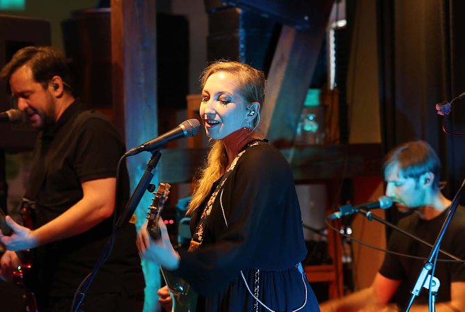 Konzert mit MIU gestern Abend in der JazzMangel (Foto: Ute Zyrus-Gonska) Konzert mit MIU gestern Abend in der JazzMangel (Foto: Ute Zyrus-Gonska)