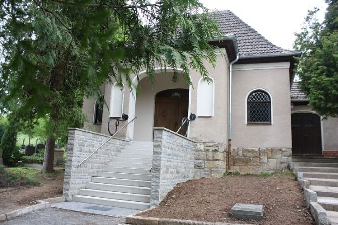 Neue Trauerhalle (Foto: P. Grabe) Neue Trauerhalle (Foto: P. Grabe)