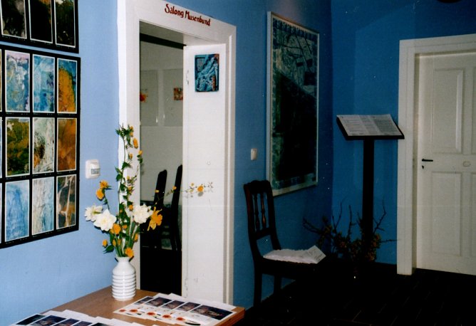 Der Eingangsbereich in die Dichterstätte, der "blaue Flur" (Foto: Heidelore Kneffel) Der Eingangsbereich in die Dichterstätte, der "blaue Flur" (Foto: Heidelore Kneffel)