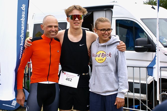 Staffel-Team v.l.: Martin Höpker, Franz Stäter, Carla Höpker (Foto: Y.Khurshudian) Staffel-Team v.l.: Martin Höpker, Franz Stäter, Carla Höpker (Foto: Y.Khurshudian)