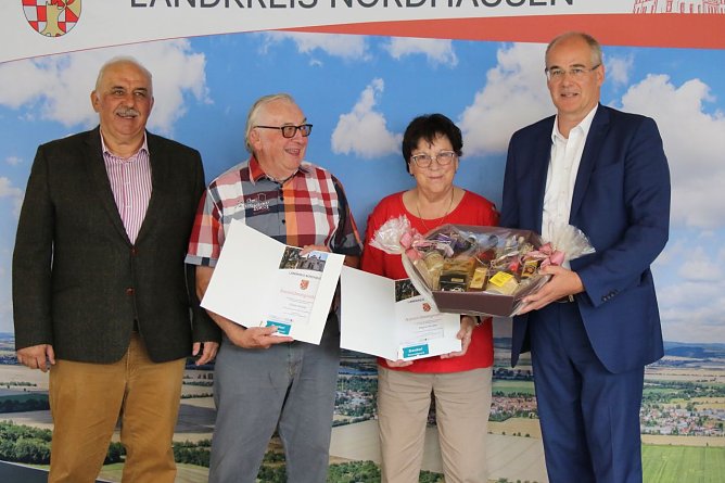 50 Jahre im Dienst des Sports: Regina und Günter Wurzler (Foto: ykh) 50 Jahre im Dienst des Sports: Regina und Günter Wurzler (Foto: ykh)