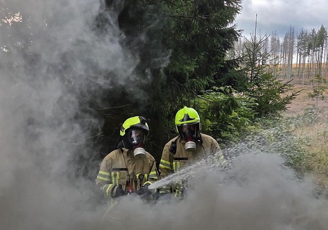 Waldbrand&uuml;bung im HRZ (Foto:  Feuerwehr)