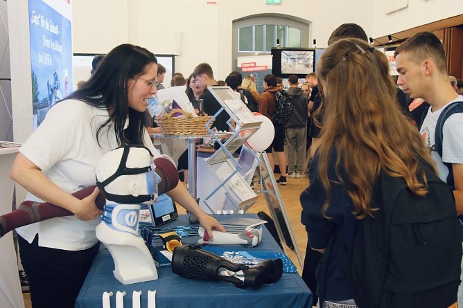 Volles Haus zur Berufsmesse "BAM" im Bleicher&ouml;der Kulturhaus (Foto: ykh/agl)