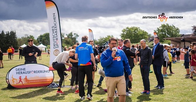 KSB nimm Sportabzeichen ab (Foto: Kreissportbund Nordhausen)