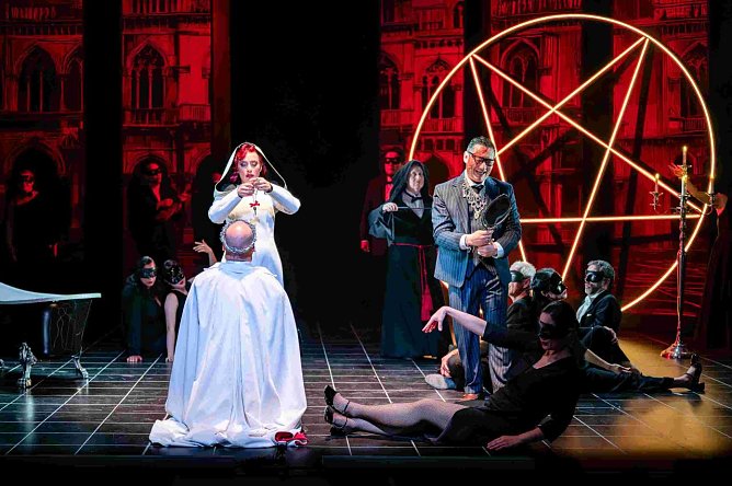 Hoffmanns Erzählungen sind demnächst auf der Theaterbühne zu sehen (Foto: Toni Burgkhardt) Hoffmanns Erzählungen sind demnächst auf der Theaterbühne zu sehen (Foto: Toni Burgkhardt)