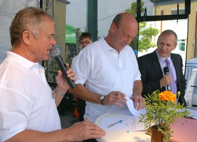 Vertrag unterzeichnet (Foto: Stadtwerke Nordhausen) Vertrag unterzeichnet (Foto: Stadtwerke Nordhausen)