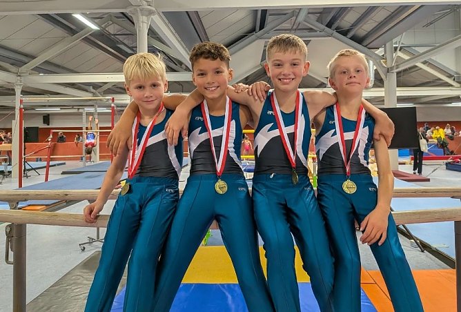 Die Heringer Jungs mit ihren Medaillen (Foto: A.Rehder) Die Heringer Jungs mit ihren Medaillen (Foto: A.Rehder)