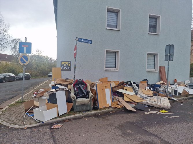 Sperrmüll in der Predigerstraße (Foto: privat) Sperrmüll in der Predigerstraße (Foto: privat)