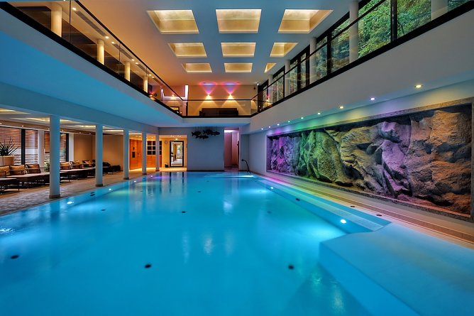 Pool im Naturresort & Spa Schindelbruch  (Foto: Ritter von Kempski Privathotels & Resorts)
