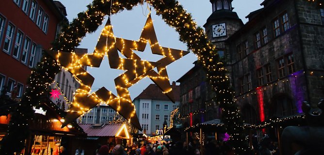 Der Weihnachtsmarkt ist eröffnet (Foto: agl) Der Weihnachtsmarkt ist eröffnet (Foto: agl)