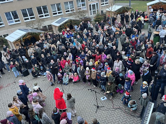 Weihnachtsmarkt der Grundschule Niedersachswerfen (Foto: Kerstin Schiller-Benkstein)