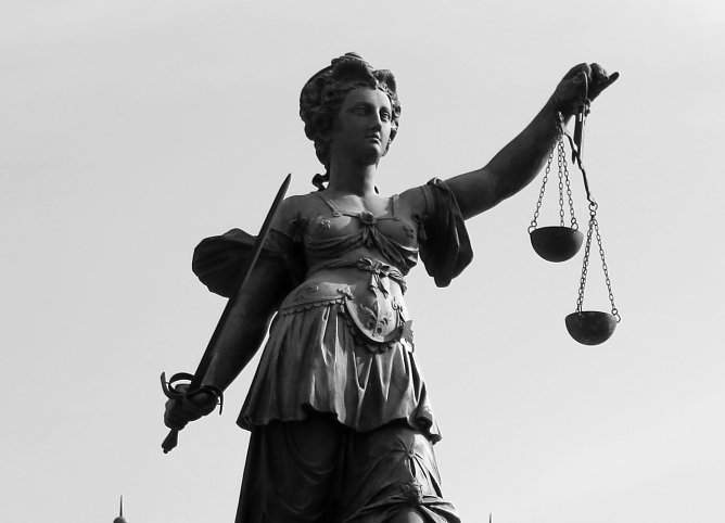 Justizia (Foto: Bj&ouml;rn Bielesch auf Pixabay)