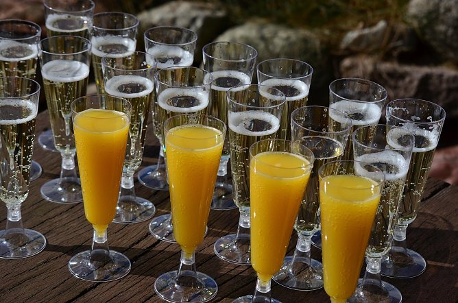 Sekt (Foto: Claudia Peters auf Pixabay)