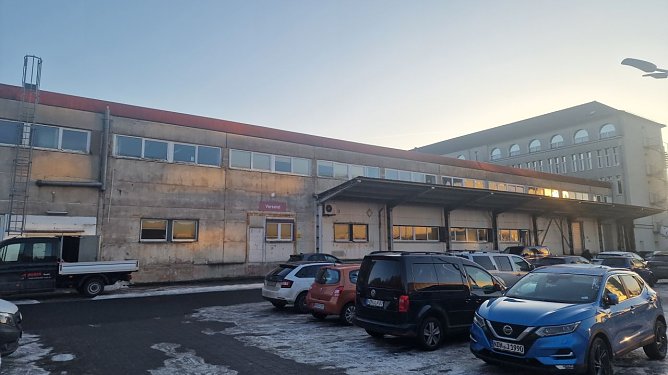 Lager-, Ladefl&auml;chen und Parkpl&auml;tze sind noch da - das vorgeschlagene Areal in der Heinrich-Zille Stra&szlig;e geh&ouml;rte einst zum Werk f&uuml;r Rundfunk- und Fernmeldetechnik (Foto: agl)
