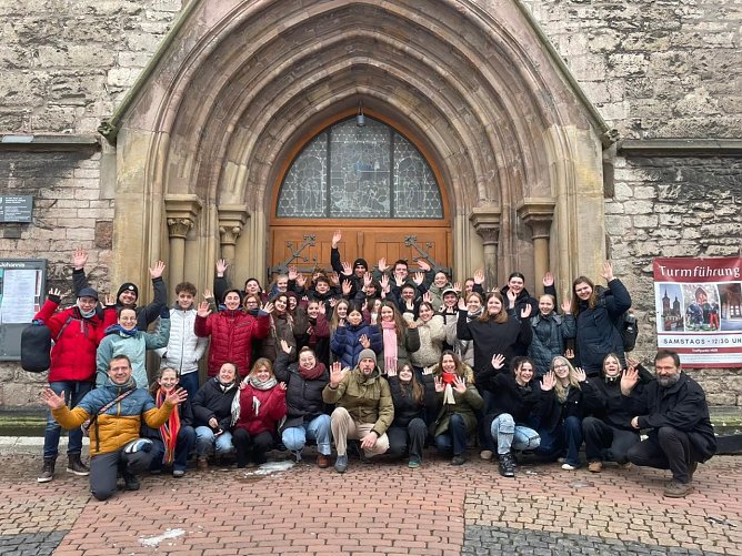 50 gro&szlig;e und kleine Menschen haben am Wochenende das n&auml;chste Handwerker-Camp geplant.  (Foto: Kila/Tuschy)