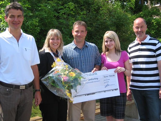 &Uuml;bergeben (Foto: S. Meyer)