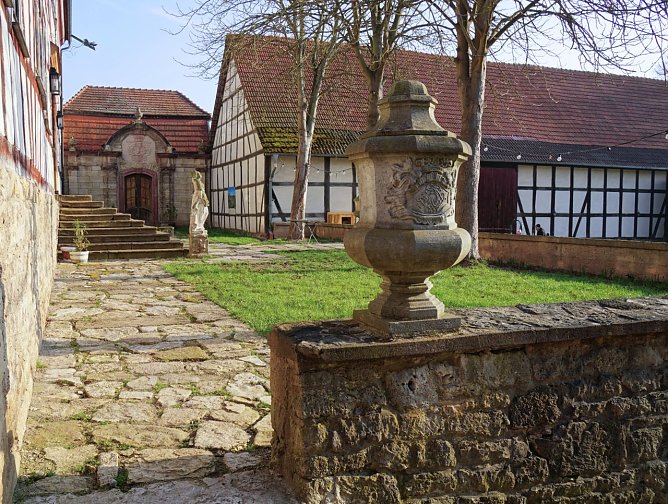 Auf der Terrasse können Cafégäste bald wieder in der Sonne sitzen. (Foto: ssc) Auf der Terrasse können Cafégäste bald wieder in der Sonne sitzen. (Foto: ssc)