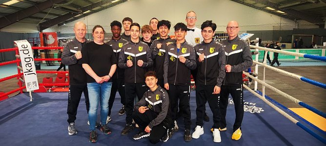 Die Delegation der BSG-Boxer in Mühlhausen (Foto: BSG Altstadt 05) Die Delegation der BSG-Boxer in Mühlhausen (Foto: BSG Altstadt 05)