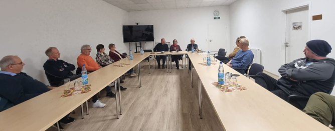 Bürgergespräch in Wipperdorf (Foto: Die Linke Bleicherode Sollstedt) Bürgergespräch in Wipperdorf (Foto: Die Linke Bleicherode Sollstedt)