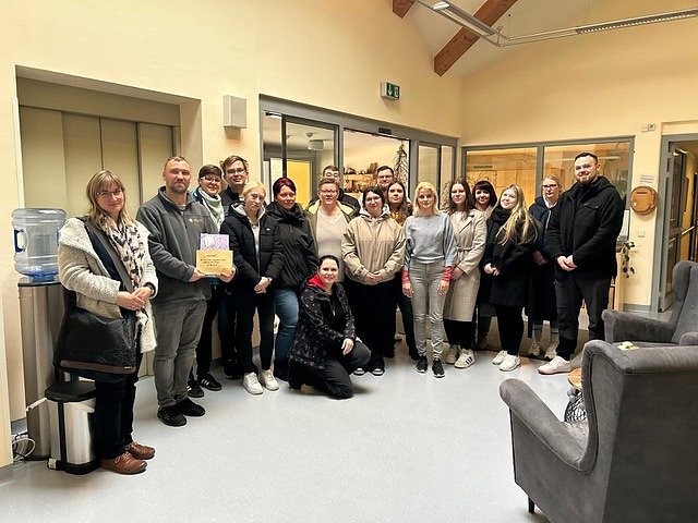 Pflegeschüler der pro-Vita-Akademie besuchten das Hospiz in Neustadt. (Foto: Sonka Trump) Pflegeschüler der pro-Vita-Akademie besuchten das Hospiz in Neustadt. (Foto: Sonka Trump)
