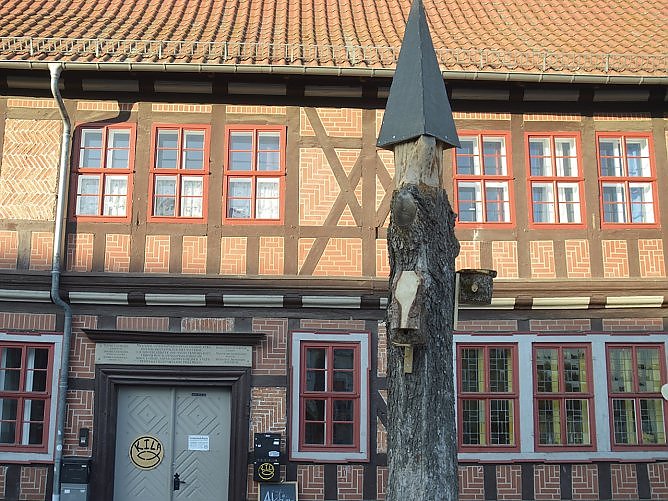 Das Zuhauses des KILA ist das Pfarrhaus der Blasiikirche. (Foto: Frank Tuschy) Das Zuhauses des KILA ist das Pfarrhaus der Blasiikirche. (Foto: Frank Tuschy)
