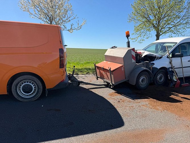 Unfall mit Baustellenfahrzeug auf der B249 (Foto: S. Dietzel) Unfall mit Baustellenfahrzeug auf der B249 (Foto: S. Dietzel)