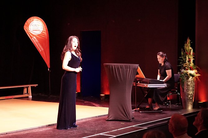 Rina Hirayama begeisterte das Publikum mit ihrer Stimme. (Foto: ssc) Rina Hirayama begeisterte das Publikum mit ihrer Stimme. (Foto: ssc)