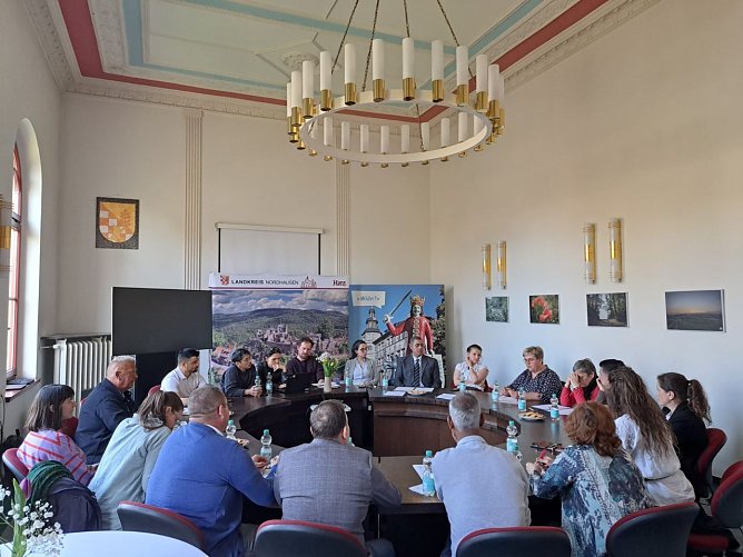 Treffen des "Migranetz" im Landratsamt (Foto: Pressestelle Landratsamt) Treffen des "Migranetz" im Landratsamt (Foto: Pressestelle Landratsamt)