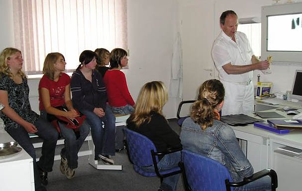 Besuch in der Klinik (Foto: GB)