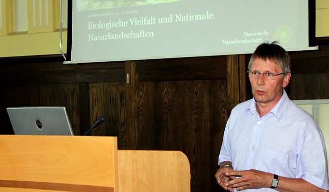 Nonnen beim Vortrag (Foto: J. Piper) Nonnen beim Vortrag (Foto: J. Piper)