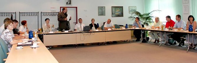 Br&uuml;cken bauen (Foto: J. Piper)