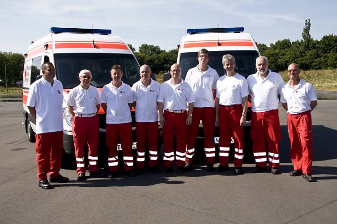 &Uuml;bergabe der neuen Fahrzeuge (Foto: Marcel K&uuml;bler)