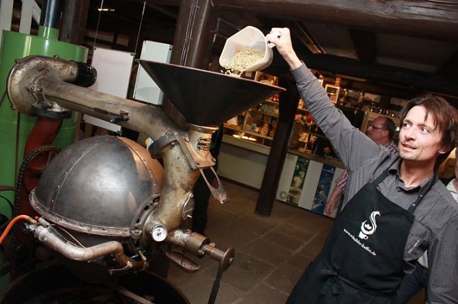 Selbst rösten (Foto: P. Grabe) Selbst rösten (Foto: P. Grabe)