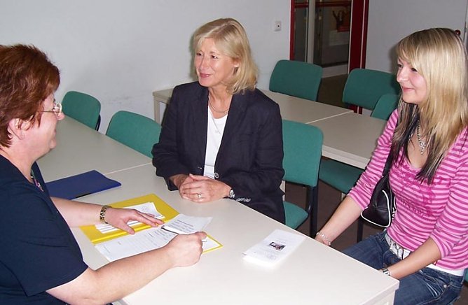 Gespräche (Foto: Agentur) Gespräche (Foto: Agentur)