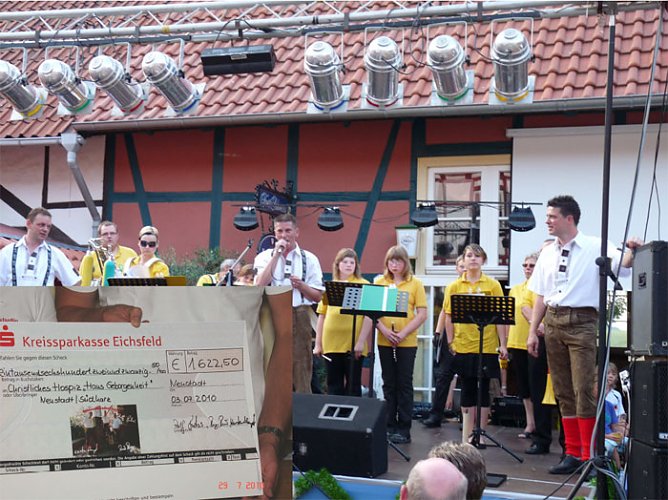 &Uuml;bergeben (Foto: privat)