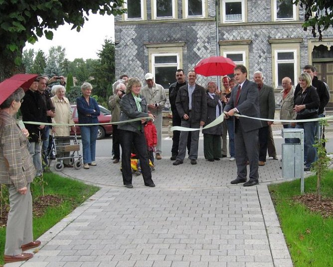 Übergeben (Foto: Stadtverwaltung Ellrich) Übergeben (Foto: Stadtverwaltung Ellrich)