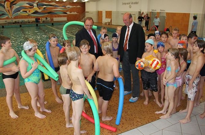 Schwimmen in Sollstedt (Foto: J. Piper)