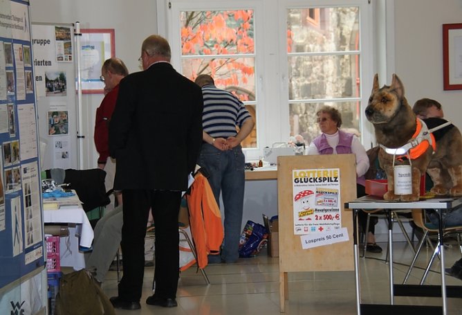 Infos im Mittelpunkt (Foto: J. Piper) Infos im Mittelpunkt (Foto: J. Piper)