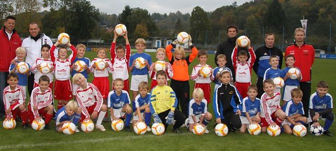 Bälle für junge Kicker (Foto: Olaf Dobrzykowsky) Bälle für junge Kicker (Foto: Olaf Dobrzykowsky)