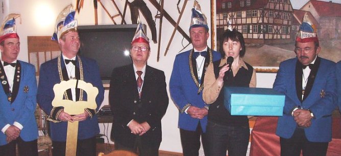 Übergeben (Foto: nnz) Übergeben (Foto: nnz)