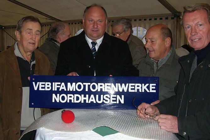 Geschenk f&uuml;r den Organisator (Foto: nnz)
