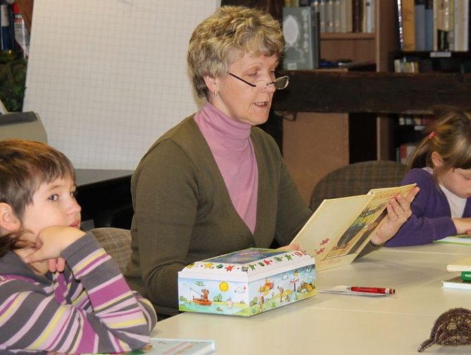 Vorgelesen (Foto: J. Piper) Vorgelesen (Foto: J. Piper)