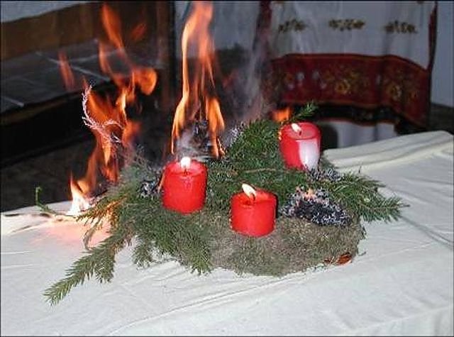 Brennender Adventskranz (Foto: privat)
