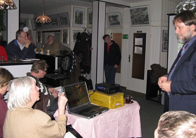 Koch bei seinen Ausführungen (Foto: privat) Koch bei seinen Ausführungen (Foto: privat)