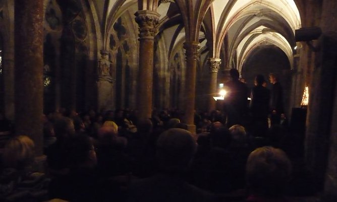 Gesang im Kreuzgang (Foto: privat) Gesang im Kreuzgang (Foto: privat)