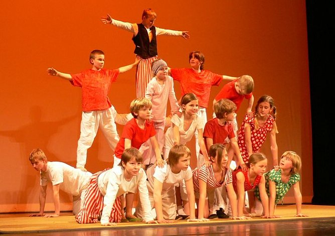 Ausschnitte aus Programmen (Foto: R. Winter) Ausschnitte aus Programmen (Foto: R. Winter)