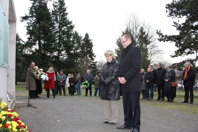 Kr&auml;nze niedergelegt (Foto: P. Grabe)