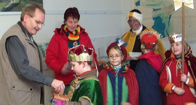 B&uuml;rgermeister spendet (Foto: GVS)