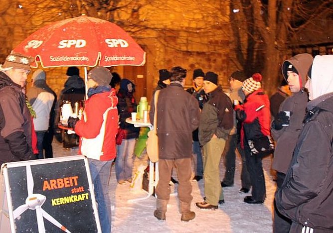 Mahnwache im Dezember (Foto: privat) Mahnwache im Dezember (Foto: privat)