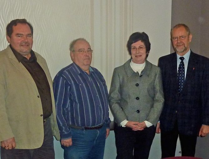 Übergeben (Foto: E. Kagelmacher) Übergeben (Foto: E. Kagelmacher)